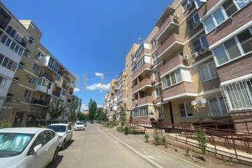 2-к квартира, 73,4 м², 2/5 эт.